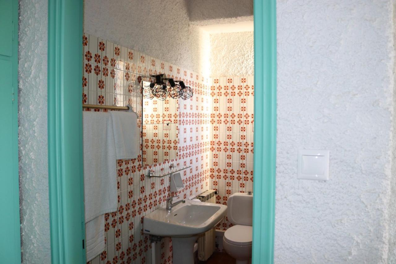 The Bongos - Socially Conscious Rooms, Part Of The Room Rate Goes To Charity Platanés Buitenkant foto