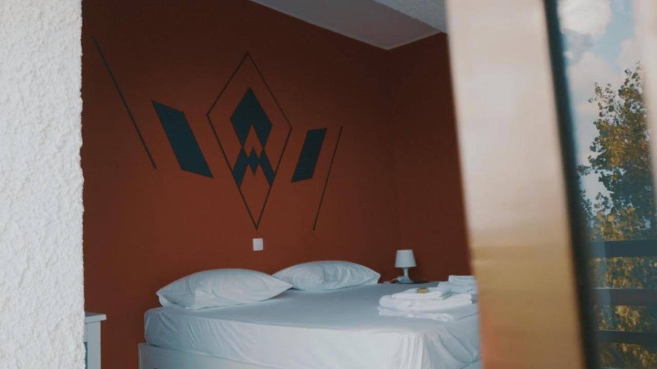 The Bongos - Socially Conscious Rooms, Part Of The Room Rate Goes To Charity Platanés Buitenkant foto